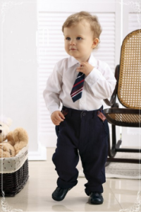 Chinos mit Hosenträgern für den Jungen JR