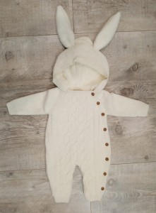 Laferio Wool Rabbit Ein warmer Strampler mit Wolle - Ecru Farbe