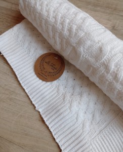 Laferio Warmweiß gewebte Taufdecke